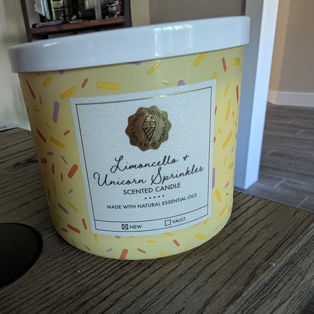 Bath & BBW 3-wick candle Limoncello & Unicorn Sprinkle New